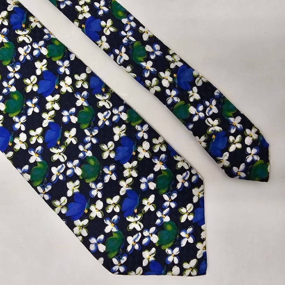 UNGARO PARIS SILK TIE BLUE WHITE GREEN FLORAL CHECKERBOARD SATIN TEXTURED 3.75"